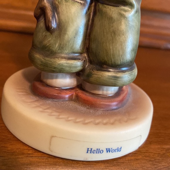 🖤TM6 ‘Hello World’ Hummel Goebel #429 - Picture 6 of 8